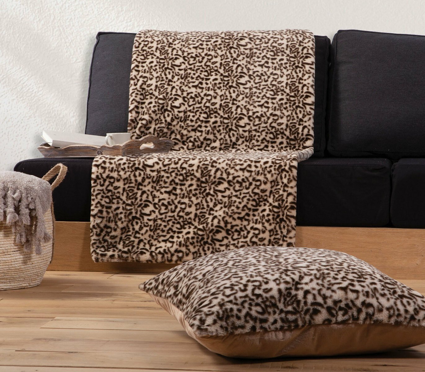 Rabbit Fur Jaguar Διακοσμητική Μαξιλάρα Beige - Image 2