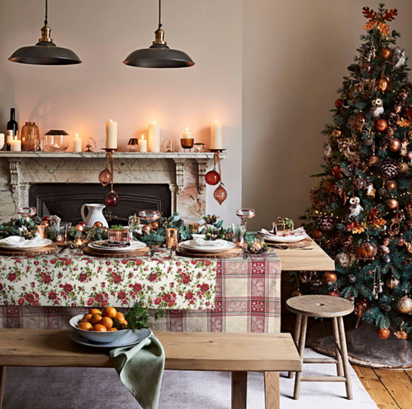 Carols Christmas Τραπεζομάντηλο Κόκκινο