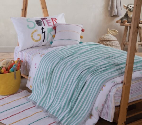 Happy Stripes Παιδική Κουβέρτα Mint στρωμένη σε κρεβάτι