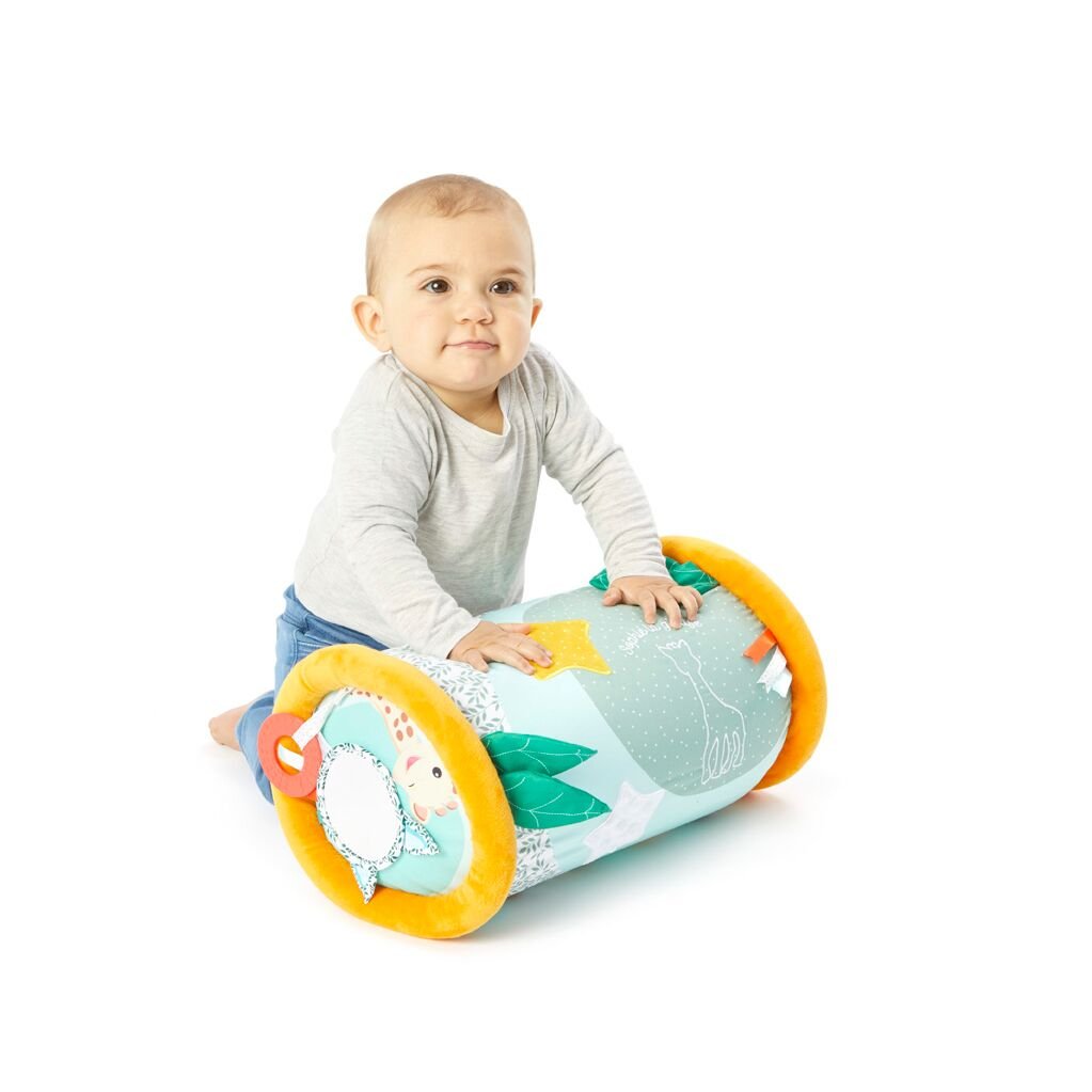 Σόφι Καμηλοπάρδαλη Βαρελάκι Δραστηριοτήτων, με το οποίο παίζει ένα παιδάκι