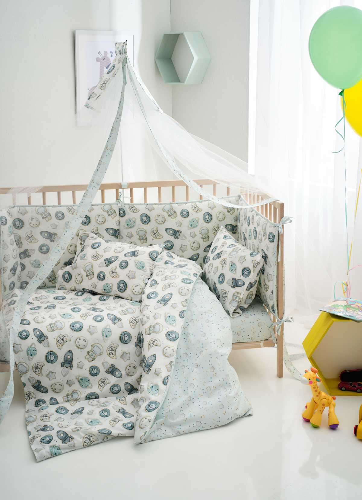 Astronaut Βρεφικό Πάπλωμα στρωμένο σε κούνια