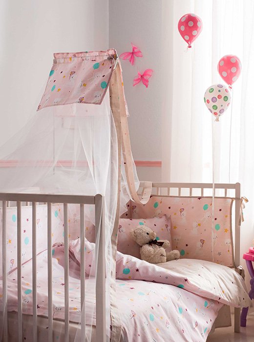 Cat Σετ Βρεφική Παπλωματοθήκη στρωμένη σε κούνια