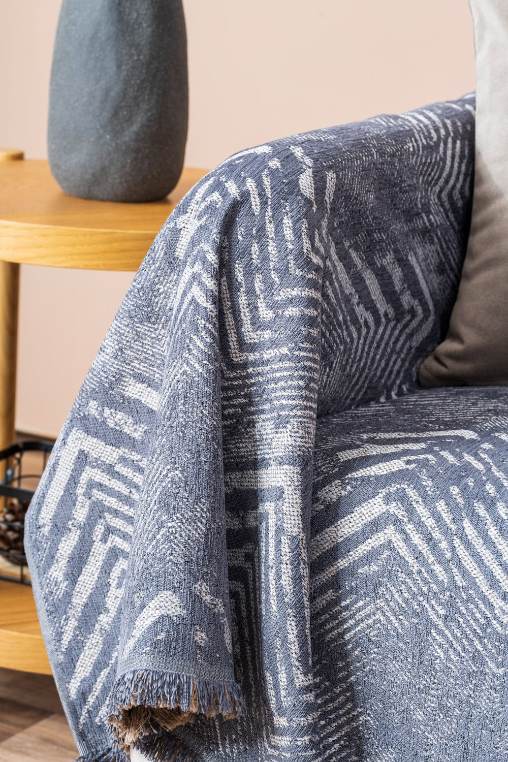 Momento Ριχτάρι Blue στρωμένο σε καναπέ