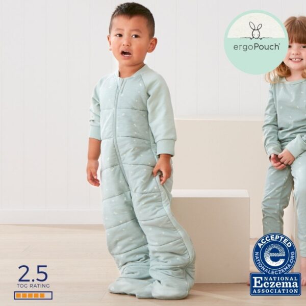 ErgoPouch Sage Sleep Βρεφικός Υπνόσακος φορεμένος από ένα αγοράκι