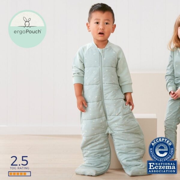 ErgoPouch Sage Sleep Βρεφικός Υπνόσακος φορεμένος από ένα αγοράκι