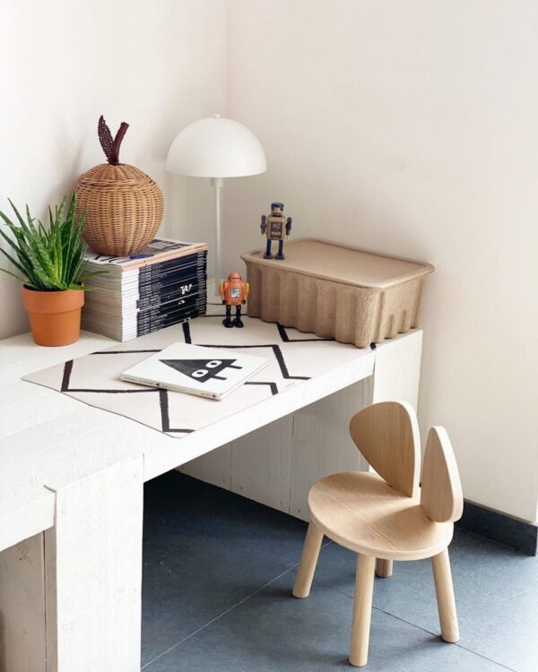Desk Mat Ecru, από 100% υψηλής ποιότητας μαλακό βινύλιο, στρωμένο σε γραφείο