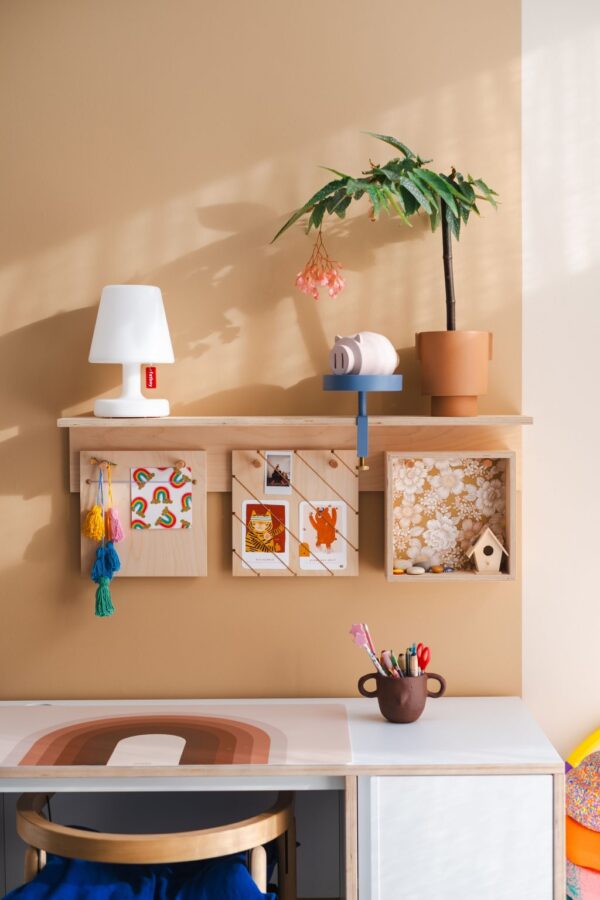 Desk Mat Retro Bow Brown τοποθετημένο σε γραφείο