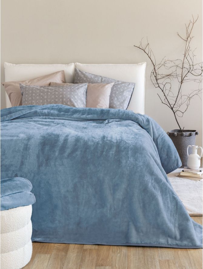 Dream Velour 3 Κουβέρτα Denim στρωμένη σε κρεβάτι