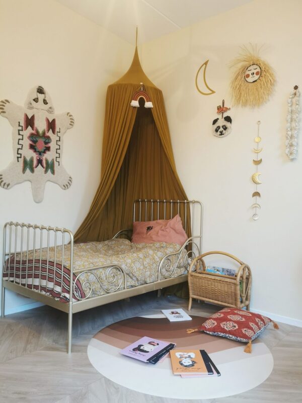 Round Floor Mat Brown Retro Lines στρωμένο σε πάτωμα