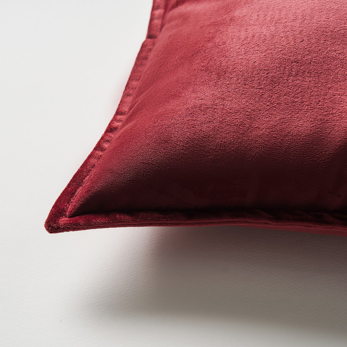 Winter Red Velvet Μαξιλαροθήκη