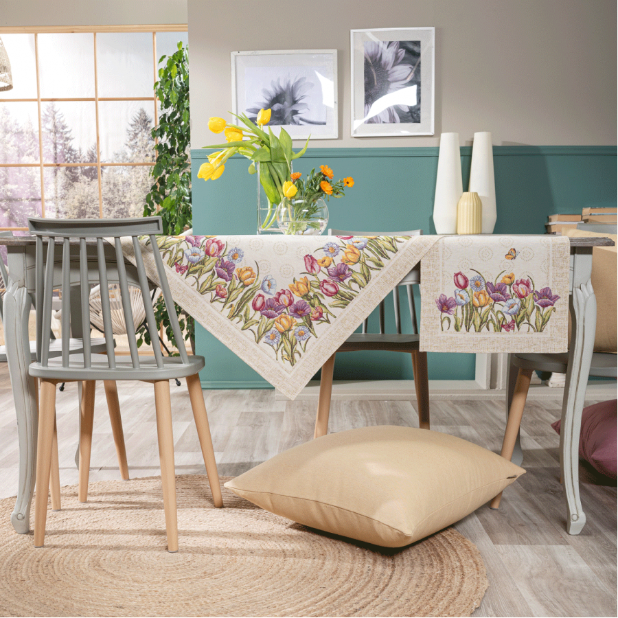 Cambello Σετ Καρέ Runner στρωμένα σε τραπέζι