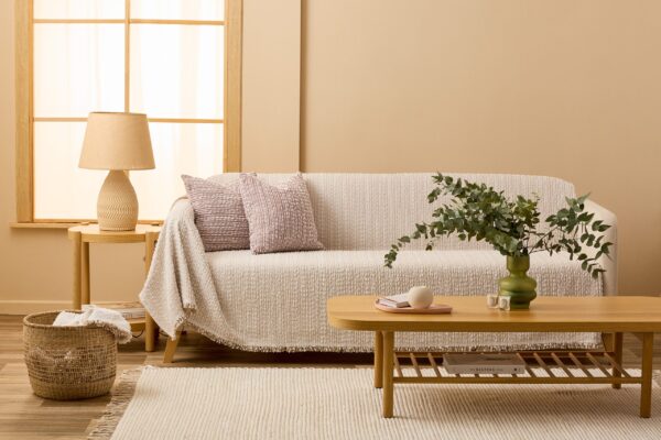Curly Curly Ριχτάρι Beige στρωμένο σε καναπέBeige