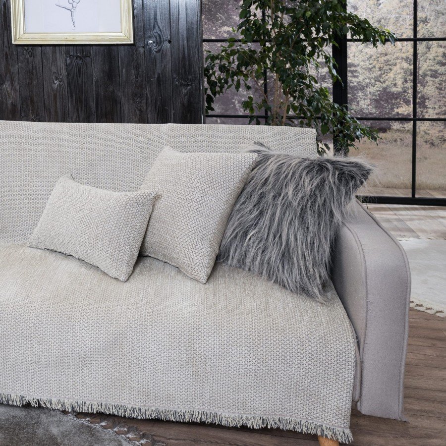 Utah Ριχτάρι 07 στρωμένο σε καναπέ με μαξιλάρια