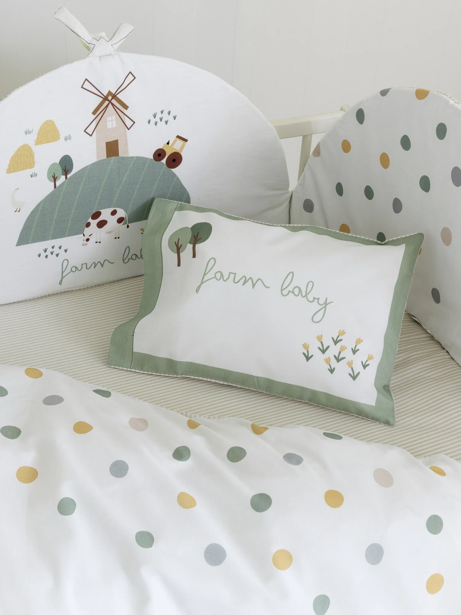 Farm Baby Σετ Σεντόνια 3τμχ στρωμένα σε κρεβάτι