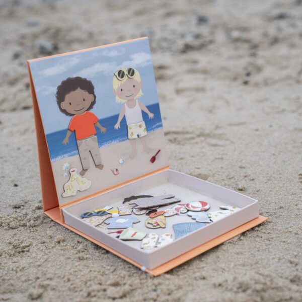 A Day At The Beach Magnetic Game