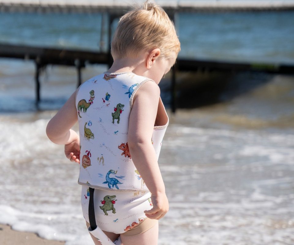 Dino Beach Baby Swim Pants 2 Μεγέθη φορεμένο από ένα βρέφος