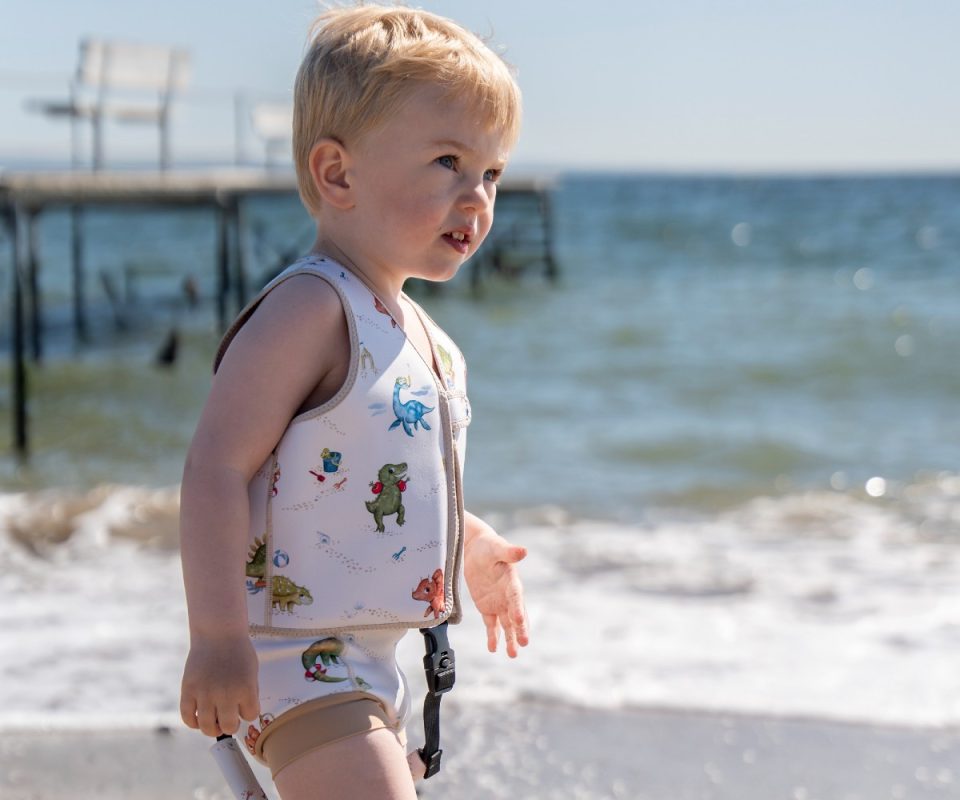 Dino Beach Baby Swim Pants 2 Μεγέθη φορεμένο από ένα βρέφος