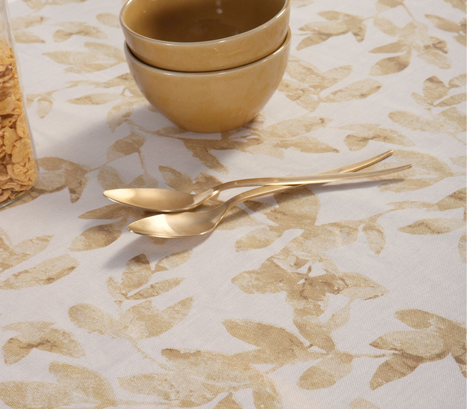 Sencil Τραπεζομάντηλο στρωμένο σε τραπέζι