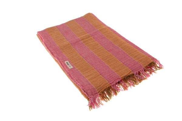 Lines Mousse Pestemal Πετσέτα Fuchsia διπλωμένη