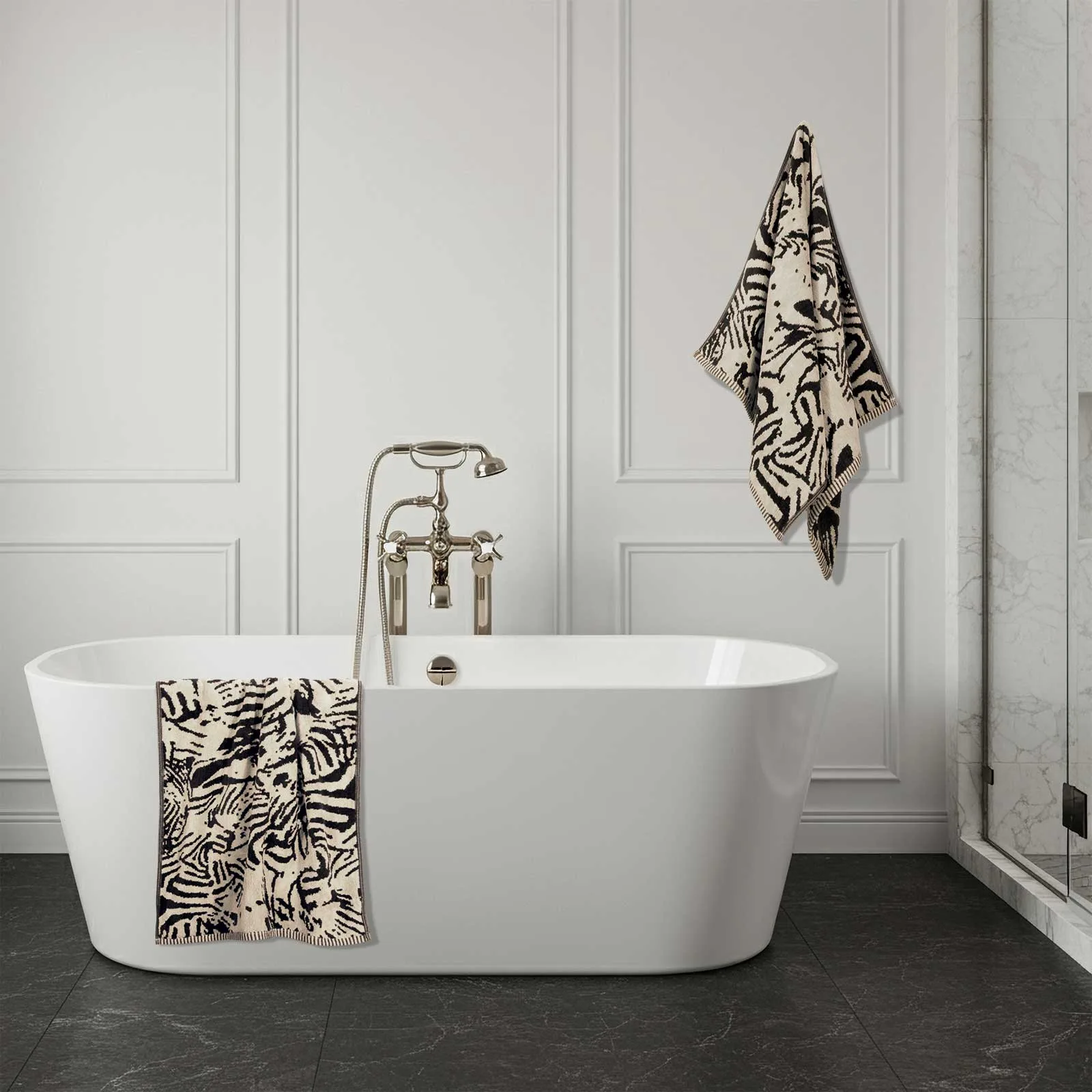 Essential 4087 Σετ Πετσέτες 3τμχ, από 100% βαμβάκι υψηλής ποιότητας ύφανσης βελούρ jacquard, κρεμασμένη μια και απλωμένη η άλλη