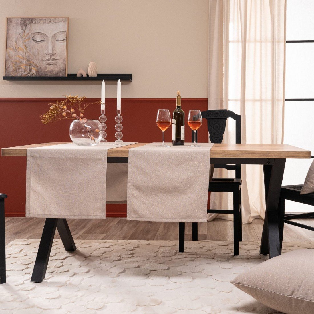 Broto 02 Τραβέρσα στρωμένη σε τραπέζι