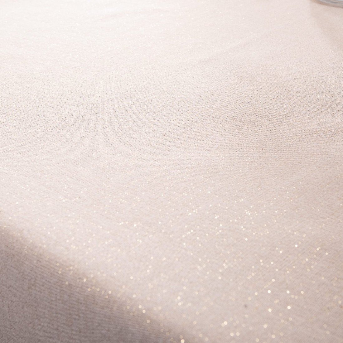 Broto 02 Τραβέρσα στρωμένη σε τραπέζι