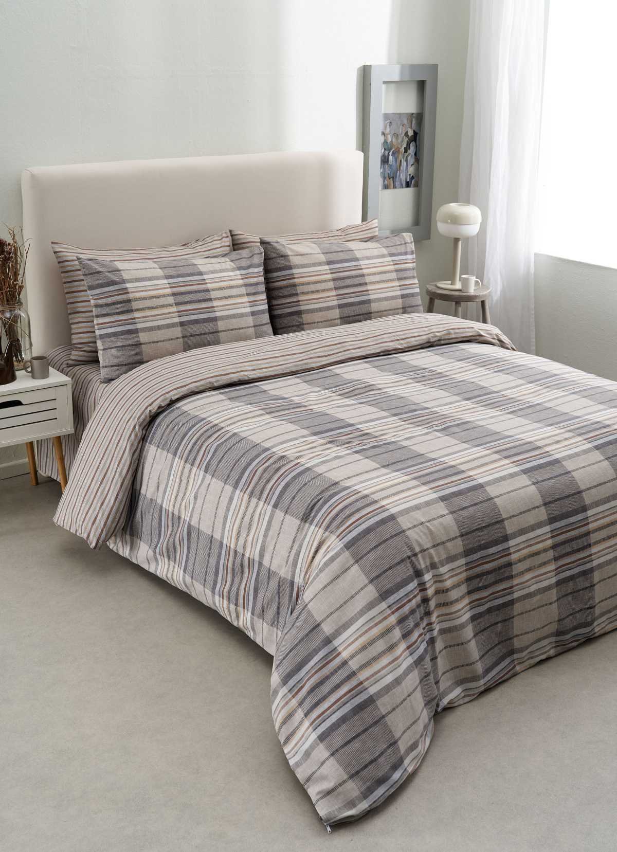 Bristol 1 Σετ Σεντόνια Υ/Δ 4τμχ στρωμένα σε κρεβάτι