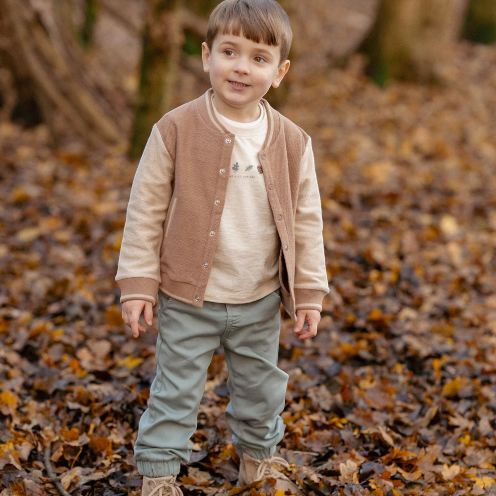 Sand Melee Μπλουζάκι Μακρυμάνικο Με Κέντημα φορεμένο από ένα παιδάκι