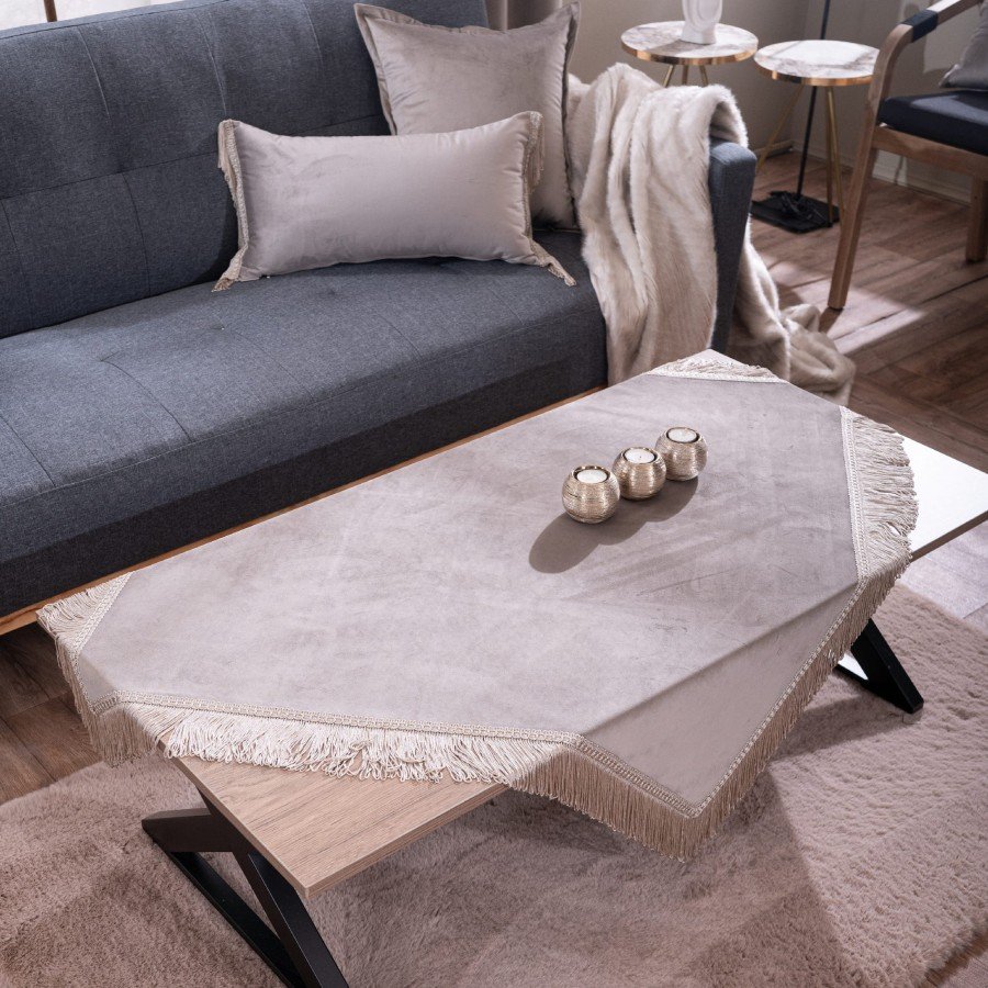 Velvet 07 Καρέ στρωμένο σε τραπέζι