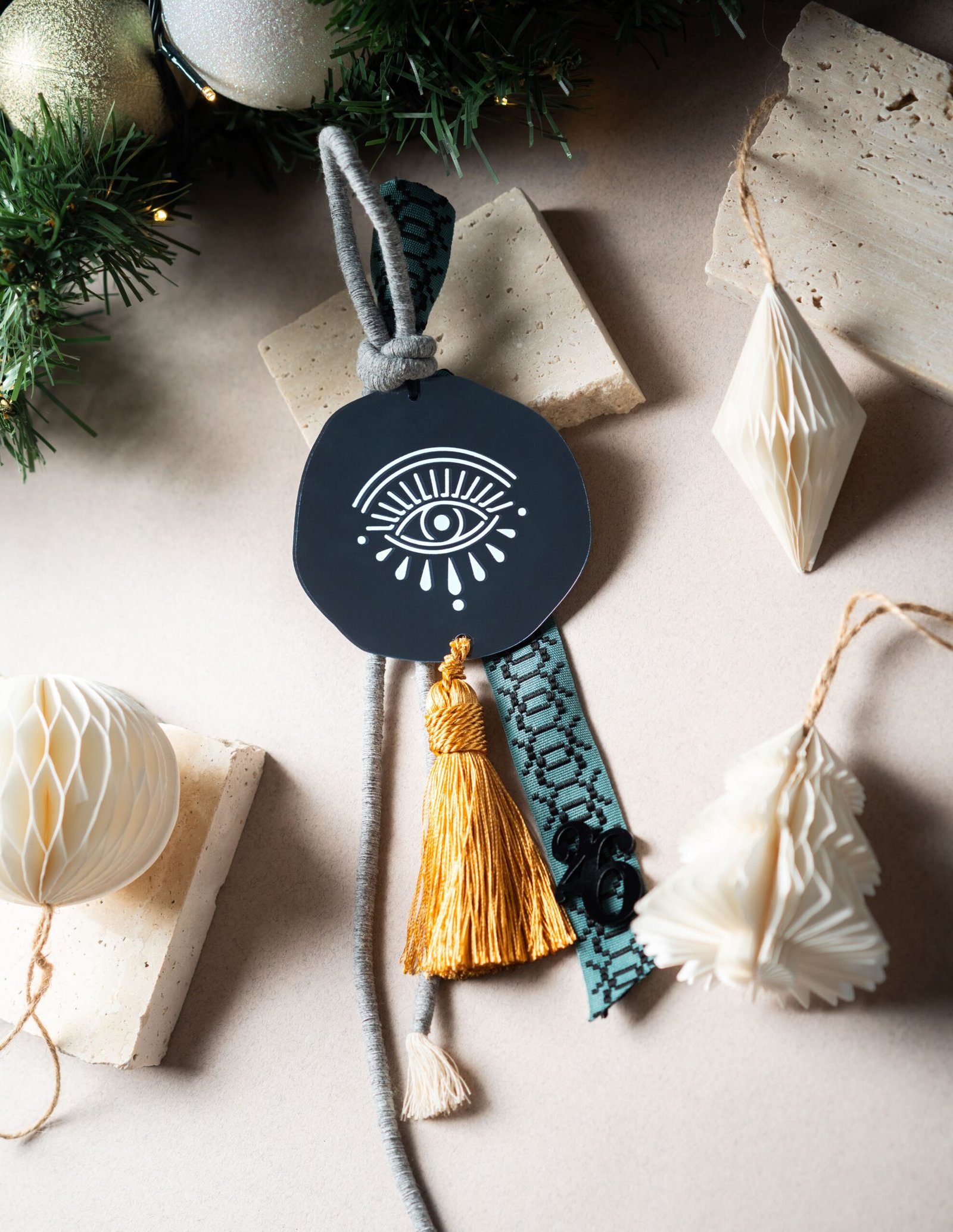 Κρεμαστό Γούρι Μάτι Με Φούντα Καθρέφτη Ανθρακί 2026