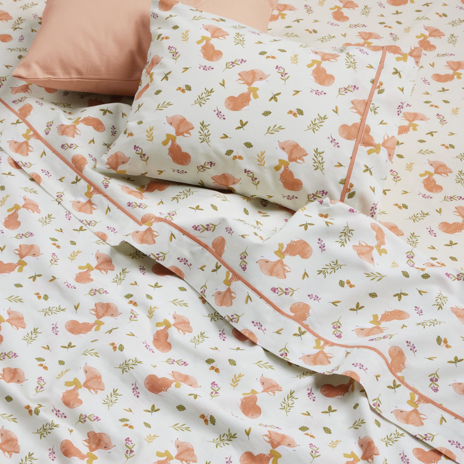 4978 Σετ Σεντόνια Κούνιας 3τμχ στρωμένα σε κρεβάτι