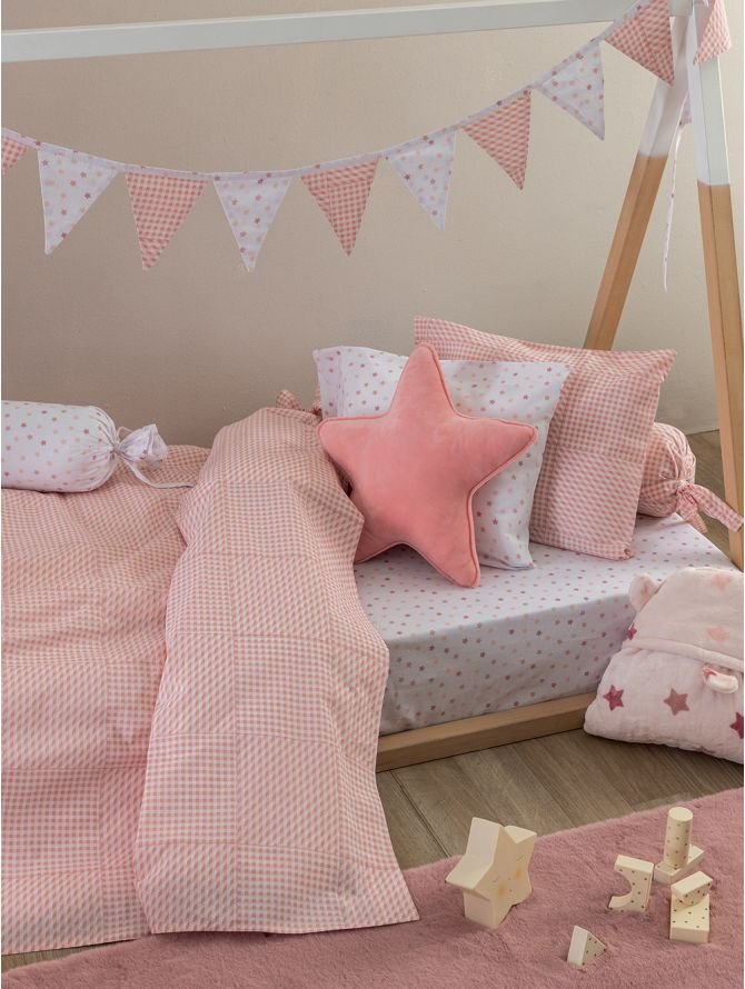 BB100 Σεντόνι Κούνιας Rose στρωμένα σε κρεβάτι