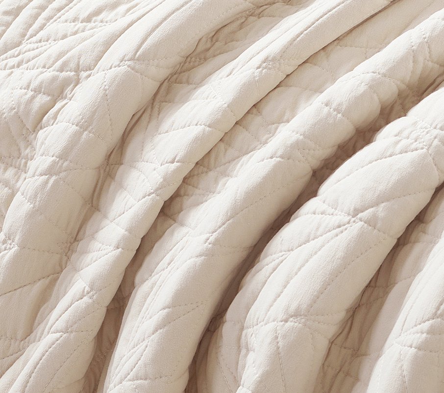 Fiona Σετ Κουβερλί ΥΔ 3τμχ Beige στρωμένο σε κρεβάτι