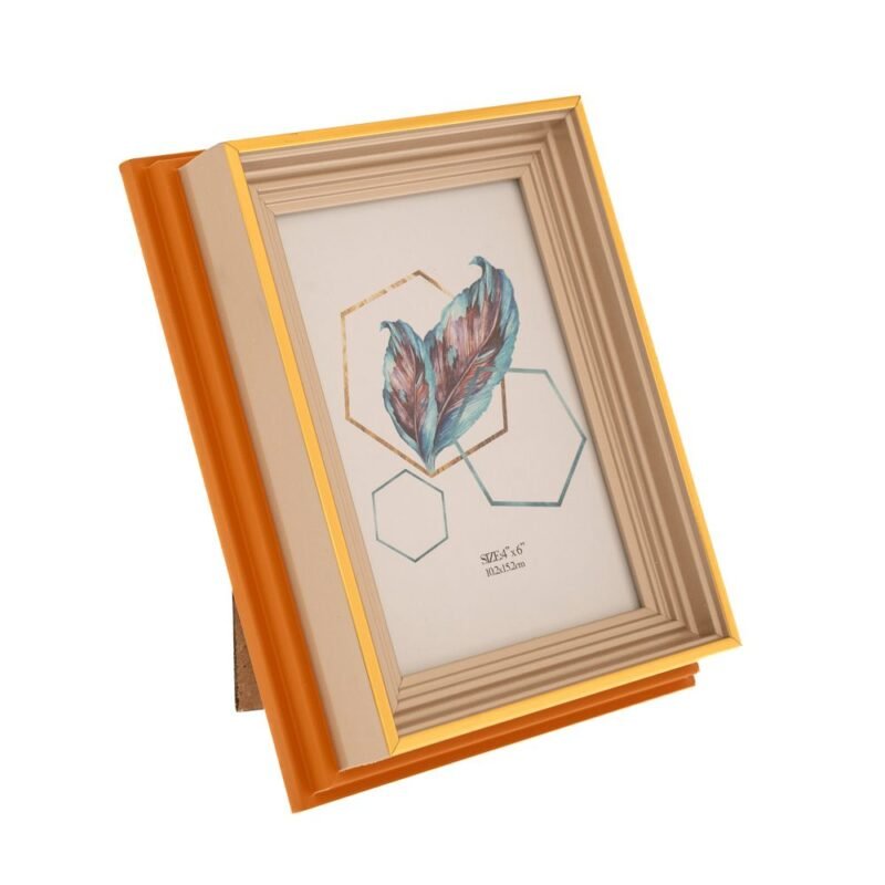 Καφέ Κορνίζα Με Χρυσό Γείσο